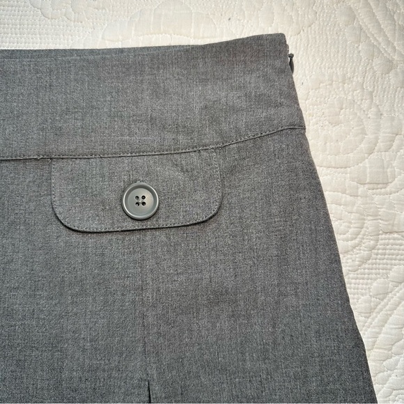 Vintage Y2K Old Navy Low Rise Mini Skirt. Fall 2004 Collection. Size 8. Gray. - Picture 3 of 7